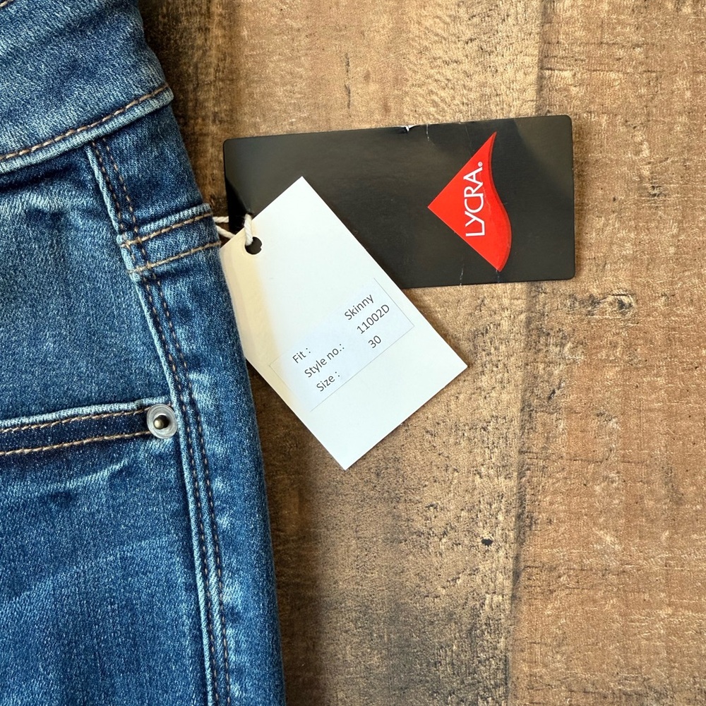 🆕 Lycra Stretch Dark Wash Skinny Jeans - Size 10/30 - Picture 16 of 16